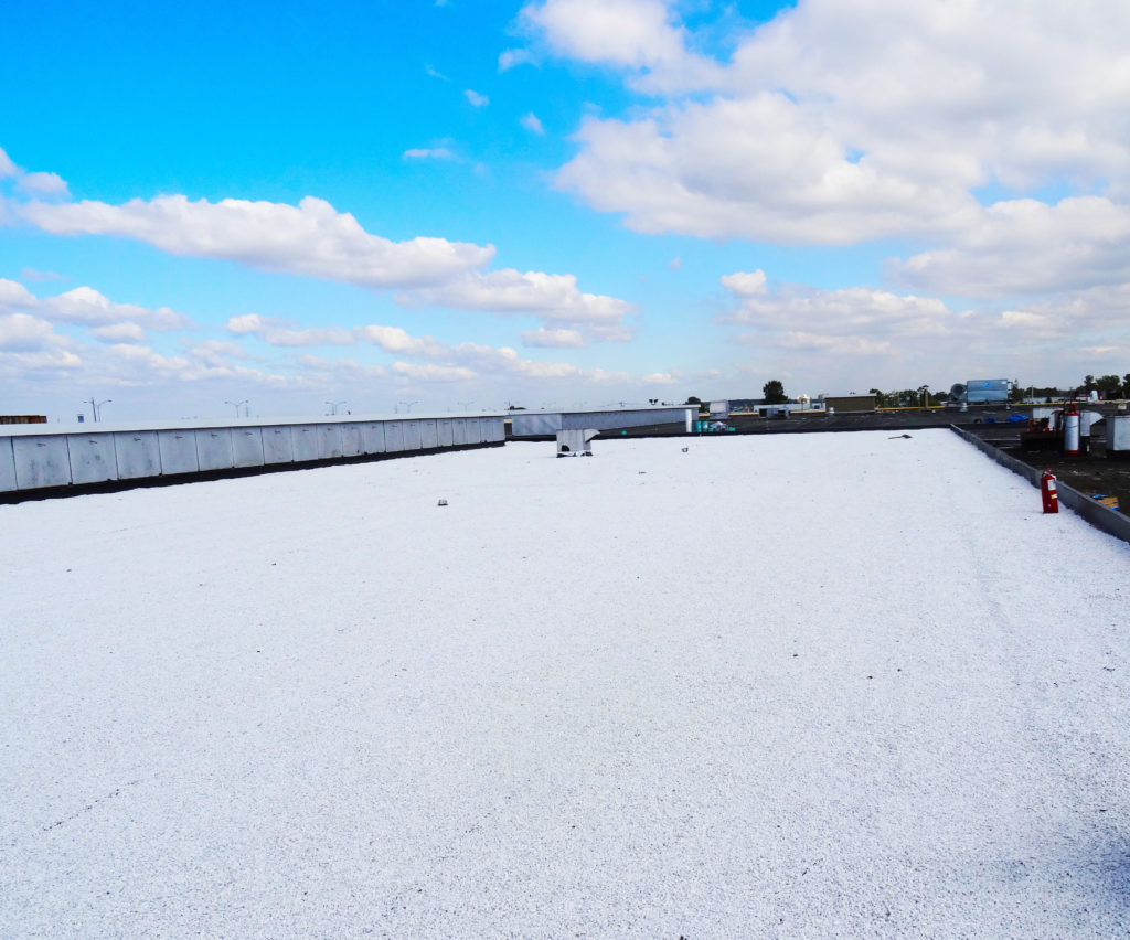 réfection toiture toit blanc